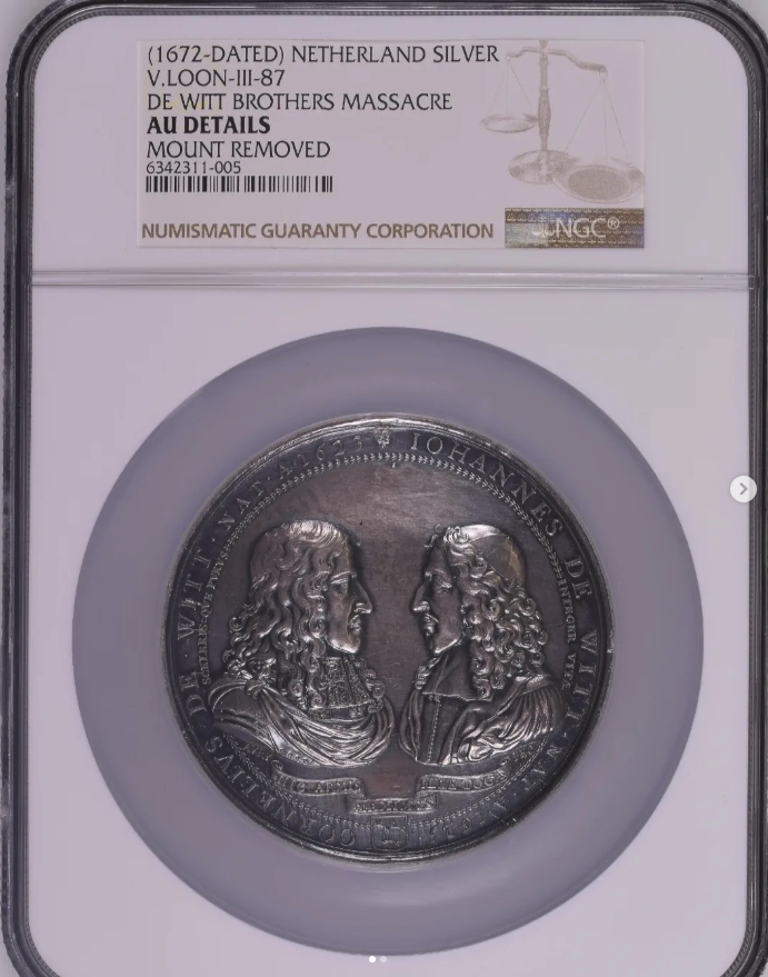 1672 Silver Medal, 72mm, 107g (van Loon III, p. 87, no. 1) - obverse